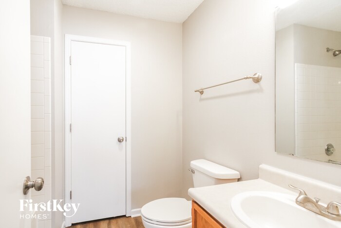 Building Photo - 6633 Sonesta Dr