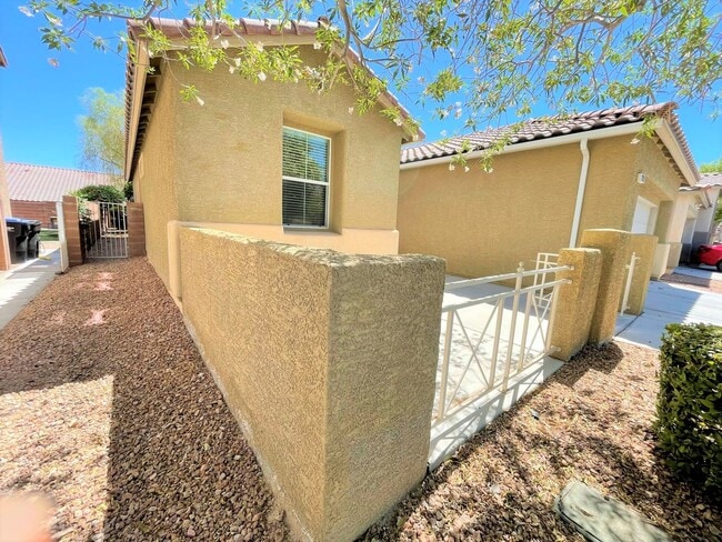 Building Photo - Enjoy mini park in your backyard! Single-story home in Aliante community