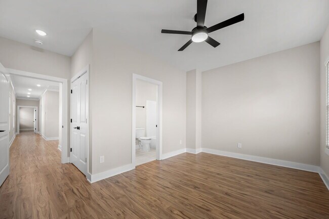 Building Photo - 454 E State St