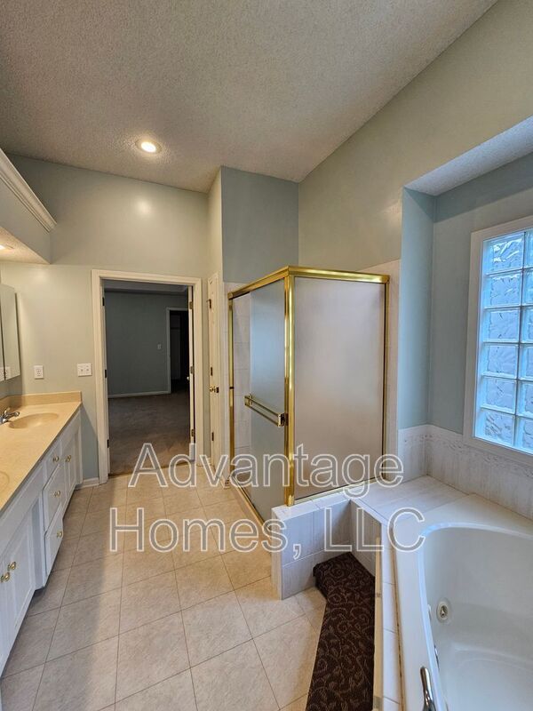 Building Photo - 14117 Parkhill Ln