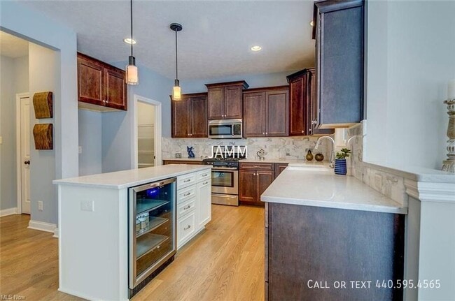Building Photo - 9360 Rockys Ct