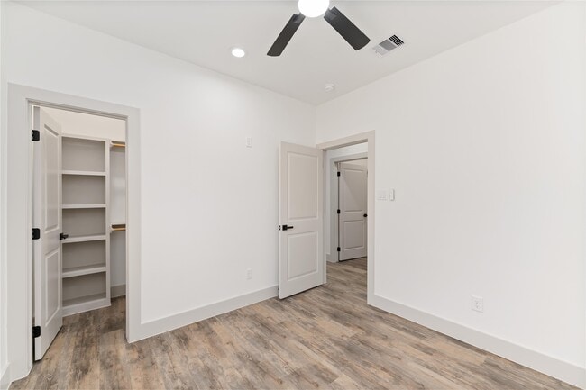 Building Photo - 113 Gans St