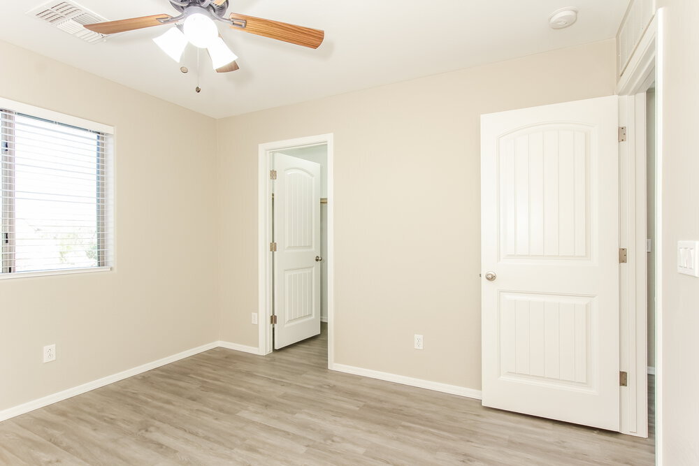 Building Photo - 10225 W Camelback Rd