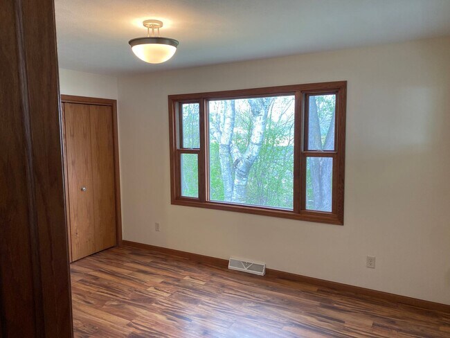 Building Photo - 133 Fifth St