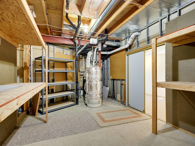 Building Photo - 732 Calgary Way