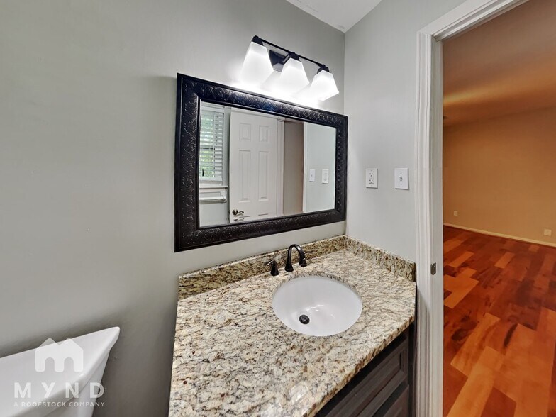 Building Photo - 532 Windy Ln