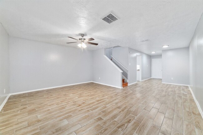 Building Photo - 353 Audrey Ln