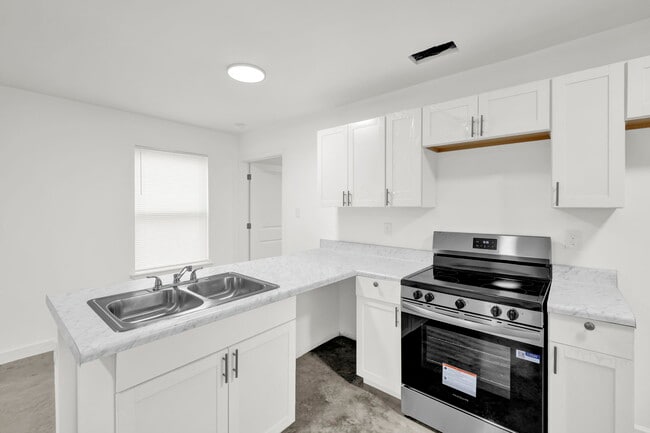 Building Photo - 2855 Choctaw Ave