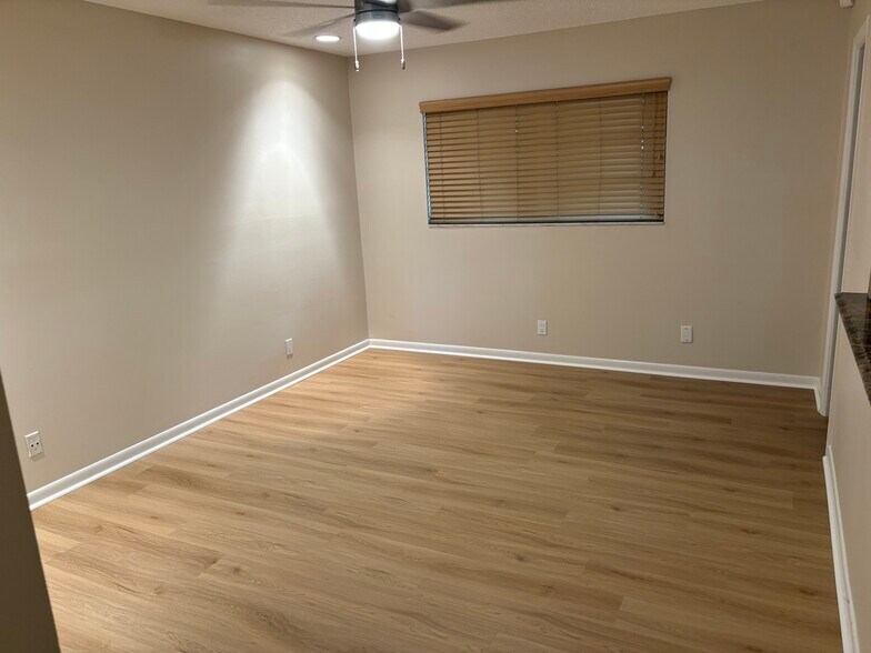 Building Photo - 3951 NE 17th Ave