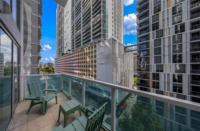 Building Photo - 41 SE 5th St