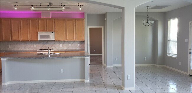 Building Photo - 22106 Bridgestone Oak Dr