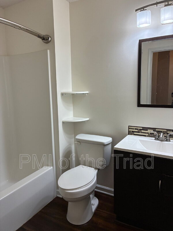 Building Photo - 3005 Windsor Creek Way