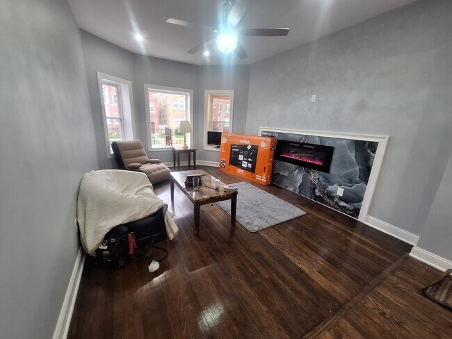 Building Photo - 4947 W Race Ave