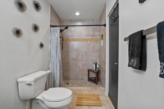 Building Photo - 6960 Mill Brook Pl
