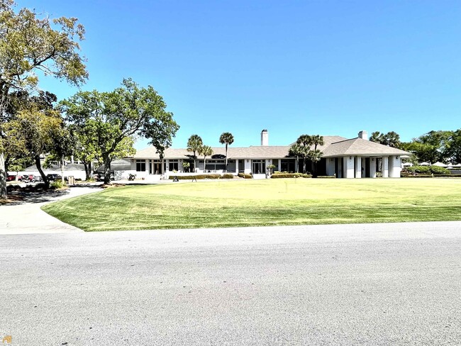 Building Photo - 372 Moss Oak Cir