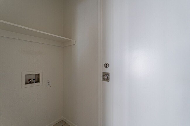 Building Photo - Home in Chandler for rent