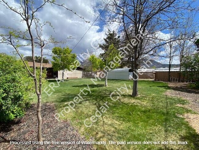 Building Photo - 394 S 500 W