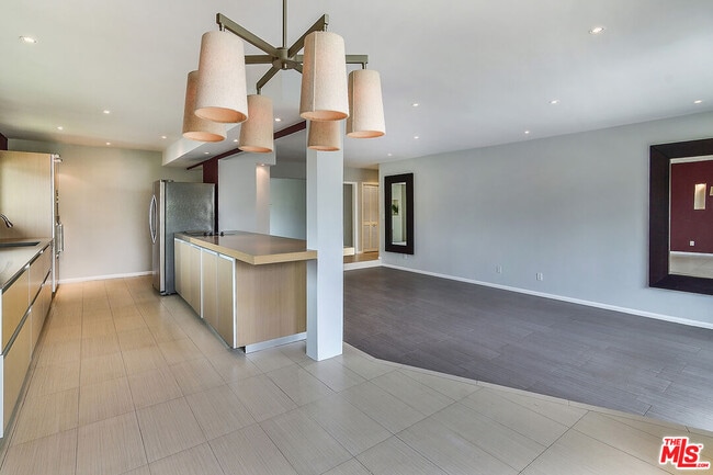 Building Photo - 11920 Dorothy St