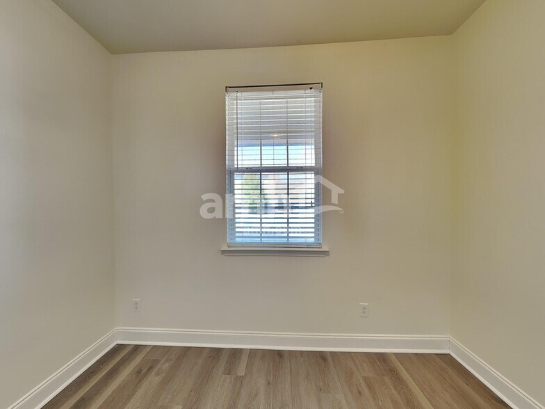 Building Photo - 203 Reedy River Ct