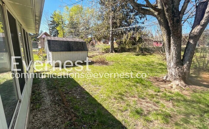 Building Photo - 1423 Marty Dr