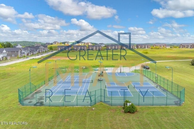 Building Photo - 129 Hackberry St