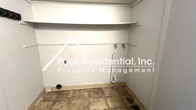 Building Photo - Croetto10540