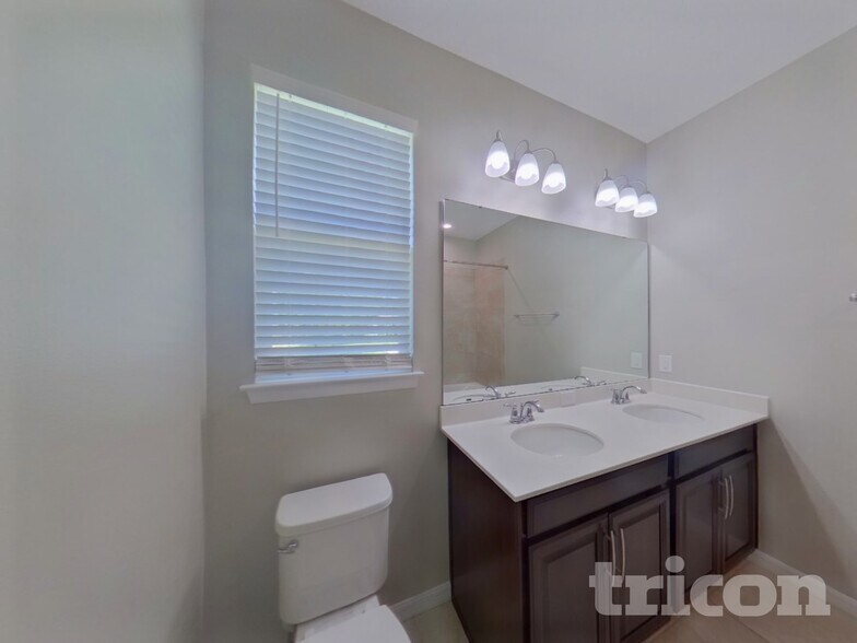 Building Photo - 2316 Oxmoor Dr