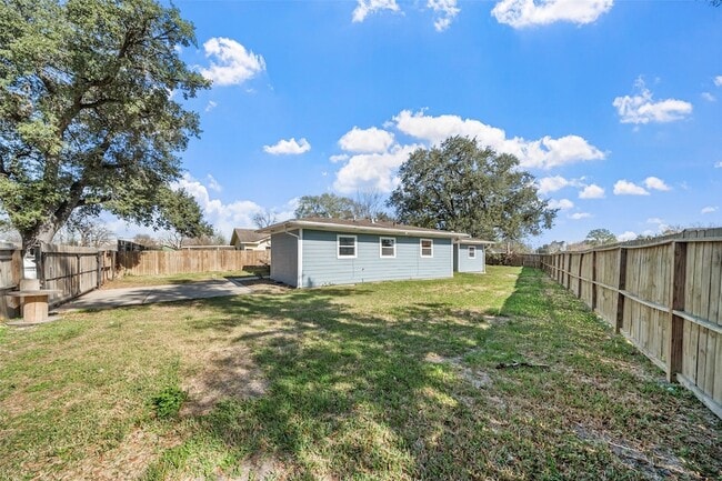 Building Photo - 7019 Sur Ct