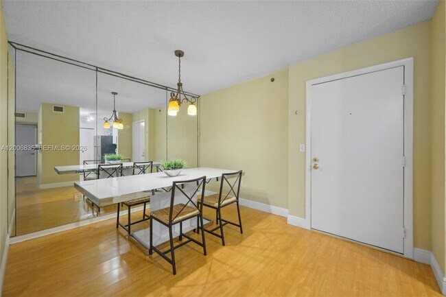 Building Photo - 19555 E Country Club Dr