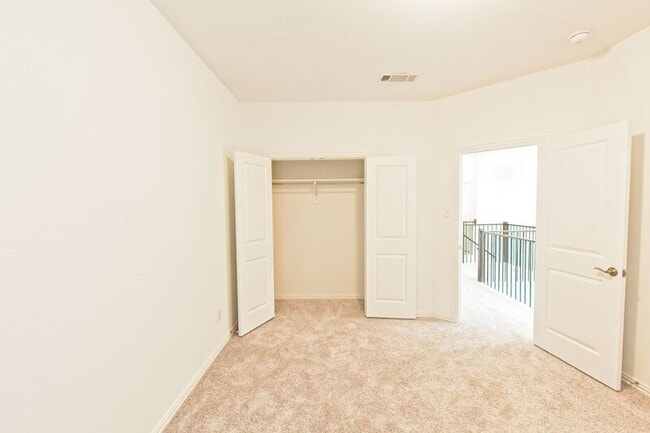 Building Photo - 3116 Gaylord Dr