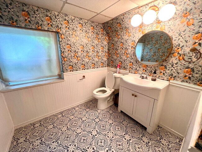 Building Photo - Pittsburgh - 3 Bedroom 1.5 Bathroom - Upda...