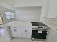 Building Photo - 196 Mansfield F