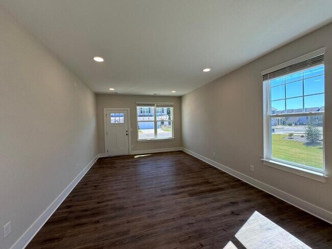 Building Photo - 824 Pryor St