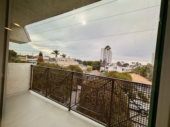 Building Photo - 2721 2nd St