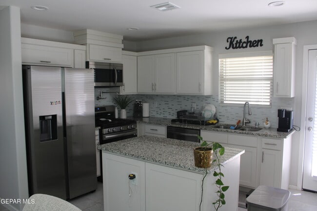 Building Photo - 640 Paseo Dulce Ave