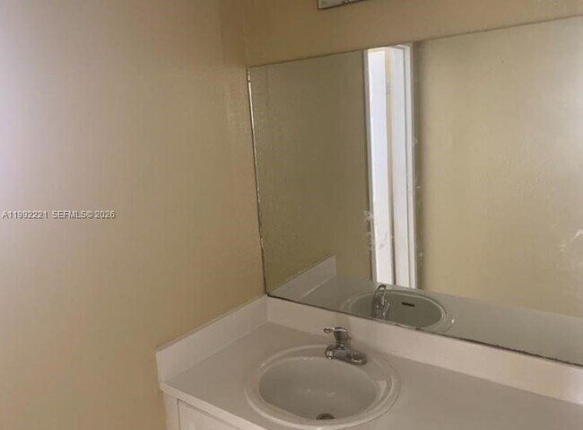 Building Photo - 5100 SW 41st St