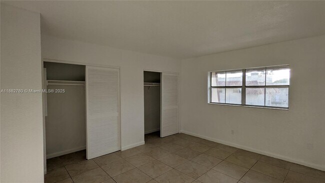 Building Photo - 8650 SW 67th Ave