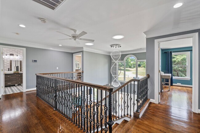 Building Photo - 507 Bing Crosby Blvd