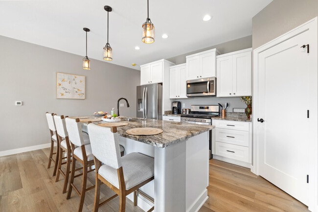 Building Photo - 1824 Horseshoe Ln