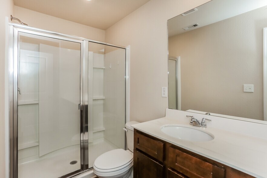 Building Photo - 408 Highwood Ln