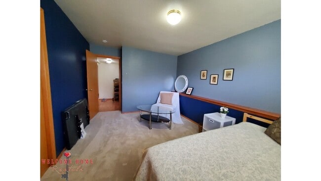 Building Photo - HUGE 5-BEDROOM home with separate BONUS ROOM for rent!!  Large fenced yard!!!