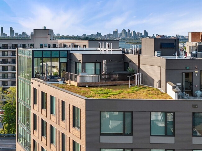 Building Photo - 60 Quincy Shore Dr