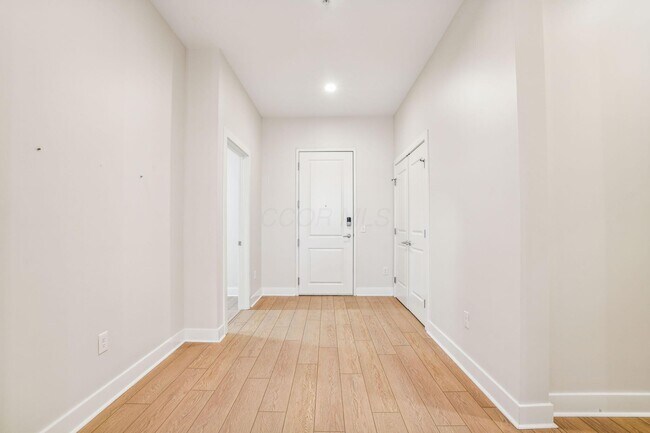 Building Photo - 6745 Longshore St