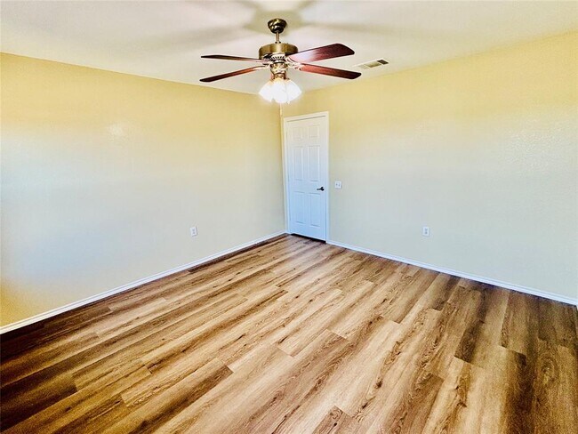 Building Photo - 1220 Anise Dr