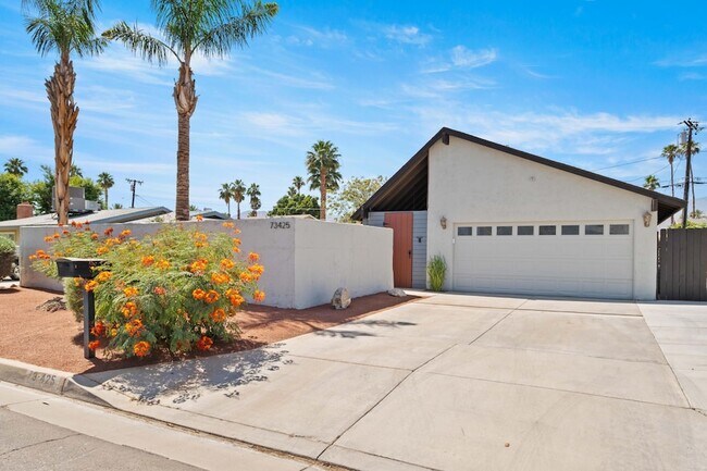 Building Photo - 73425 San Nicholas Ave