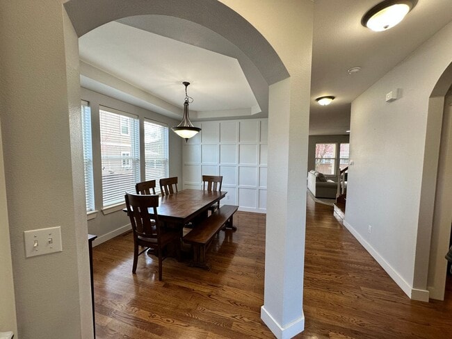 Building Photo - 7731 McKinley Loop NE
