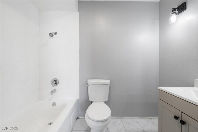 Building Photo - 6442 Ironbark Ln