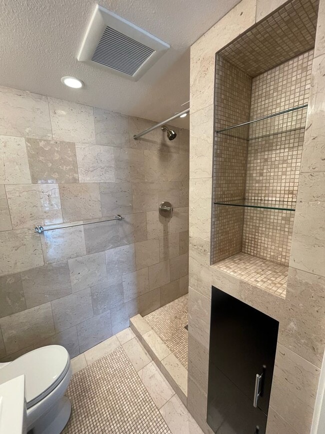 Building Photo - Beautiful Home In Arbor Place Tower