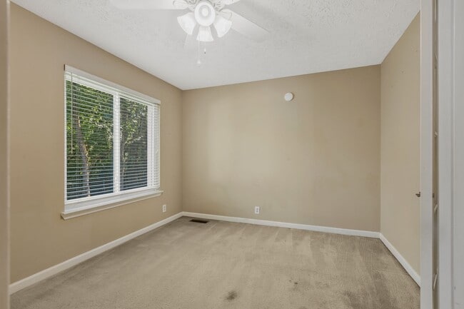 Building Photo - 3221 Calvin Ct