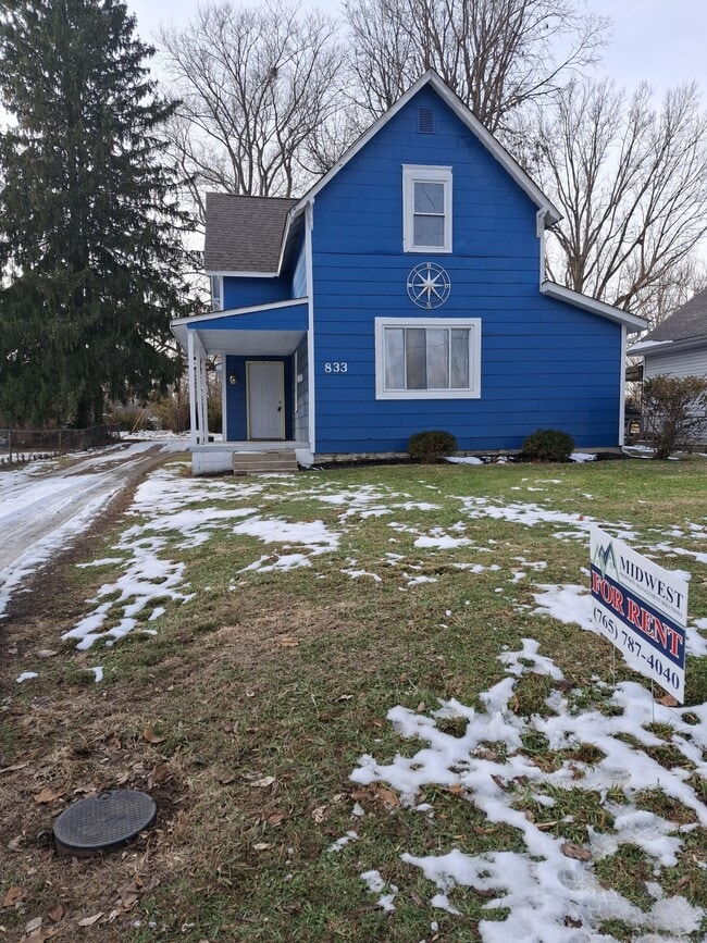 Primary Photo - 833 Indiana Ave